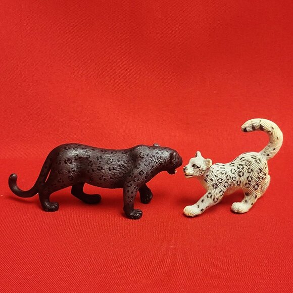 Black Panther Snow Leopard Cub Figures Two Animal figurines - Picture 2 of 11